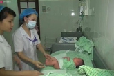 Quy trình tắm bé sơ sinh sau vụ điều dưỡng đánh rơi 5 trẻ Quy trình tắm bé sơ sinh sau vụ điều dưỡng đánh rơi 5 trẻ